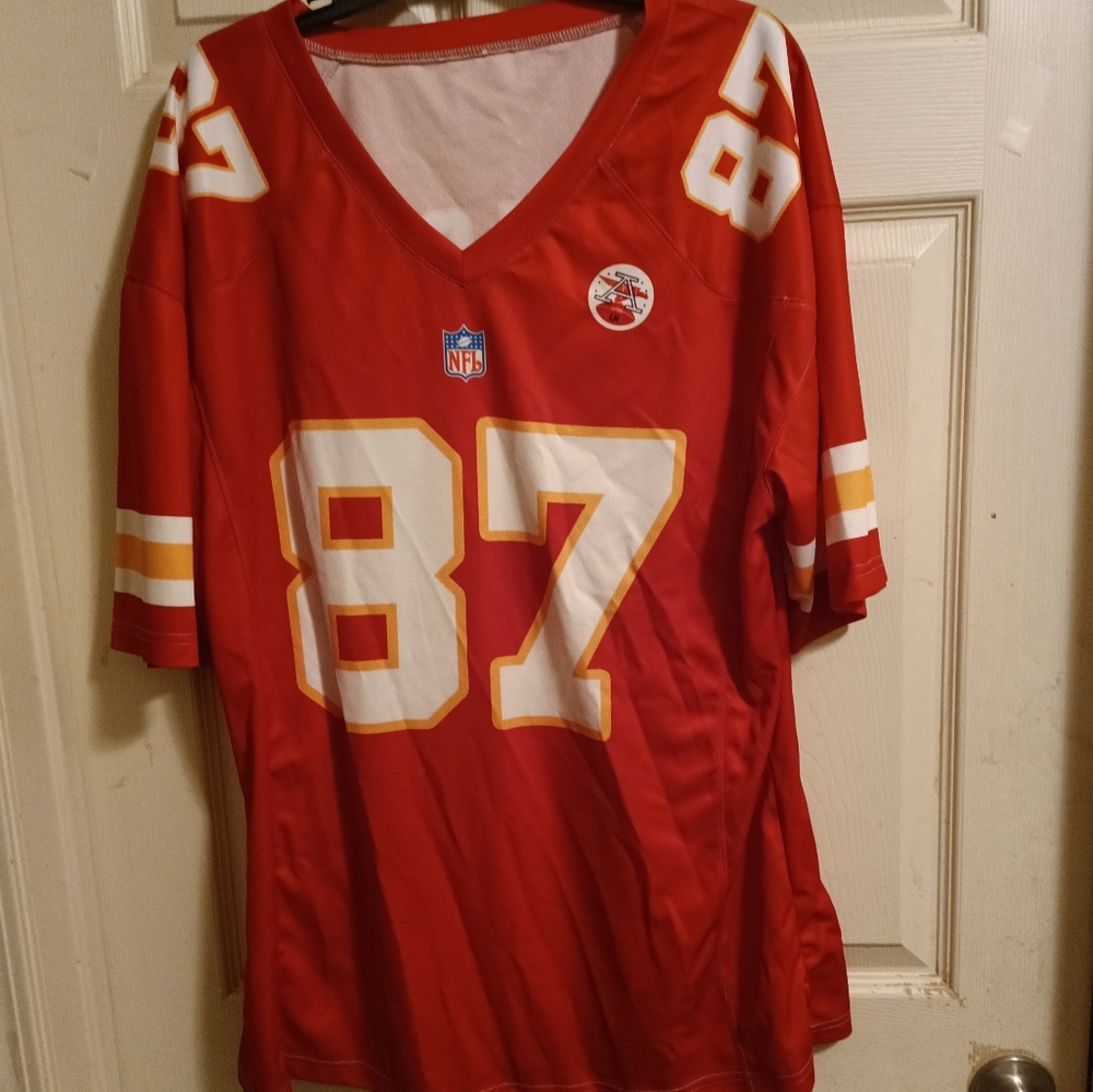 KANSAS CITY CHIEFS TRAVIS KELCE T-SHIRT $40 OBO